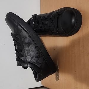 FOR SALE EXCELLENT USED CONDITION,  MENS COACH SNEAKERS SIZE 10.